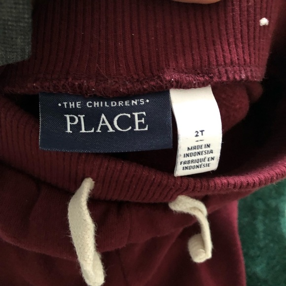 Place Red Sweatpants with Tapered Legs and Cuffed Ankle - Picture 5 of 5